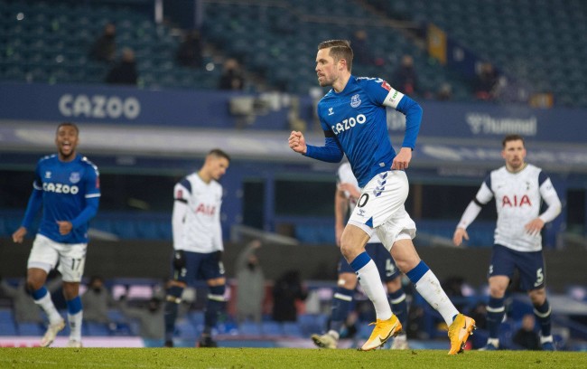 球為曼聯鎖 球為曼聯鎖